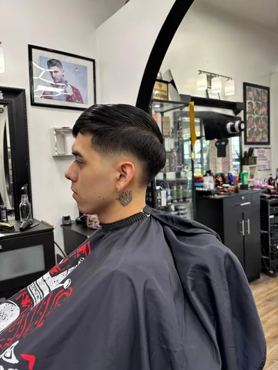 Fade con volumen arriba, de perfil